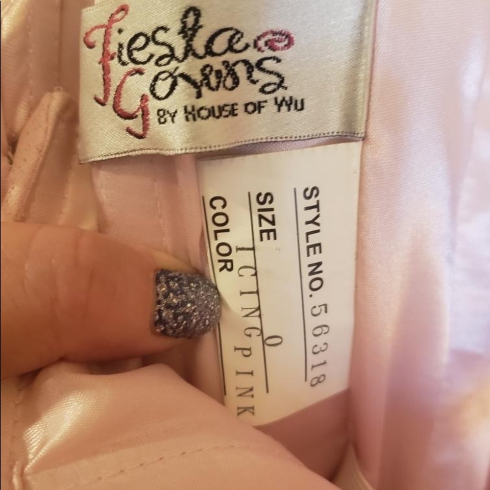 Prom dress - Picture 2 of 10